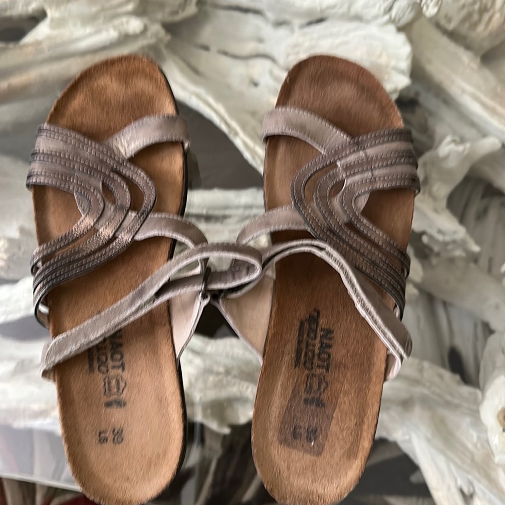 Naot slip on adjustable strap slide. Size 39